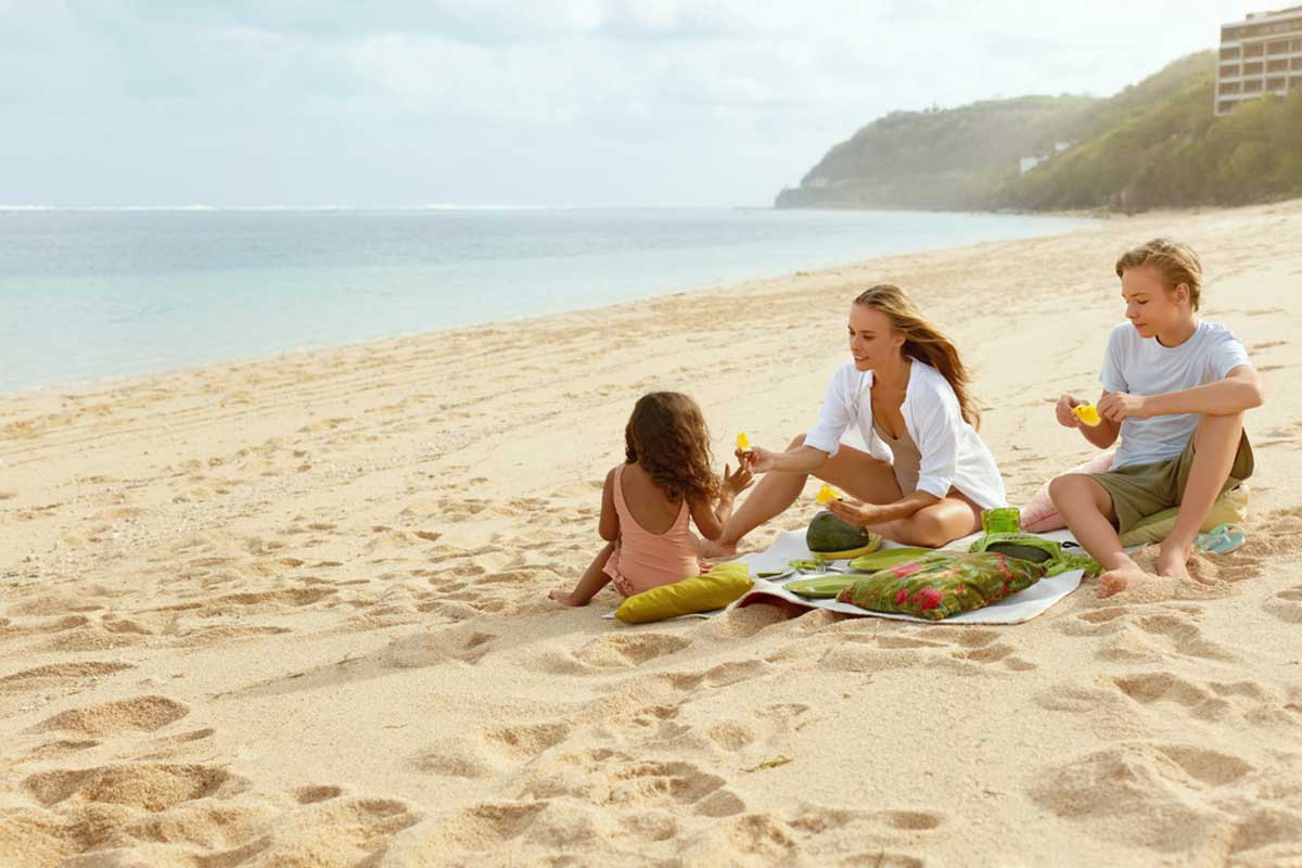 Disfruta de la playa con platos preparados este verano con el tupper y ricas recetas frescas